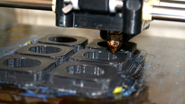 Read more about the article Ford Uses Roving Robot to Run Carbon 3D Printers